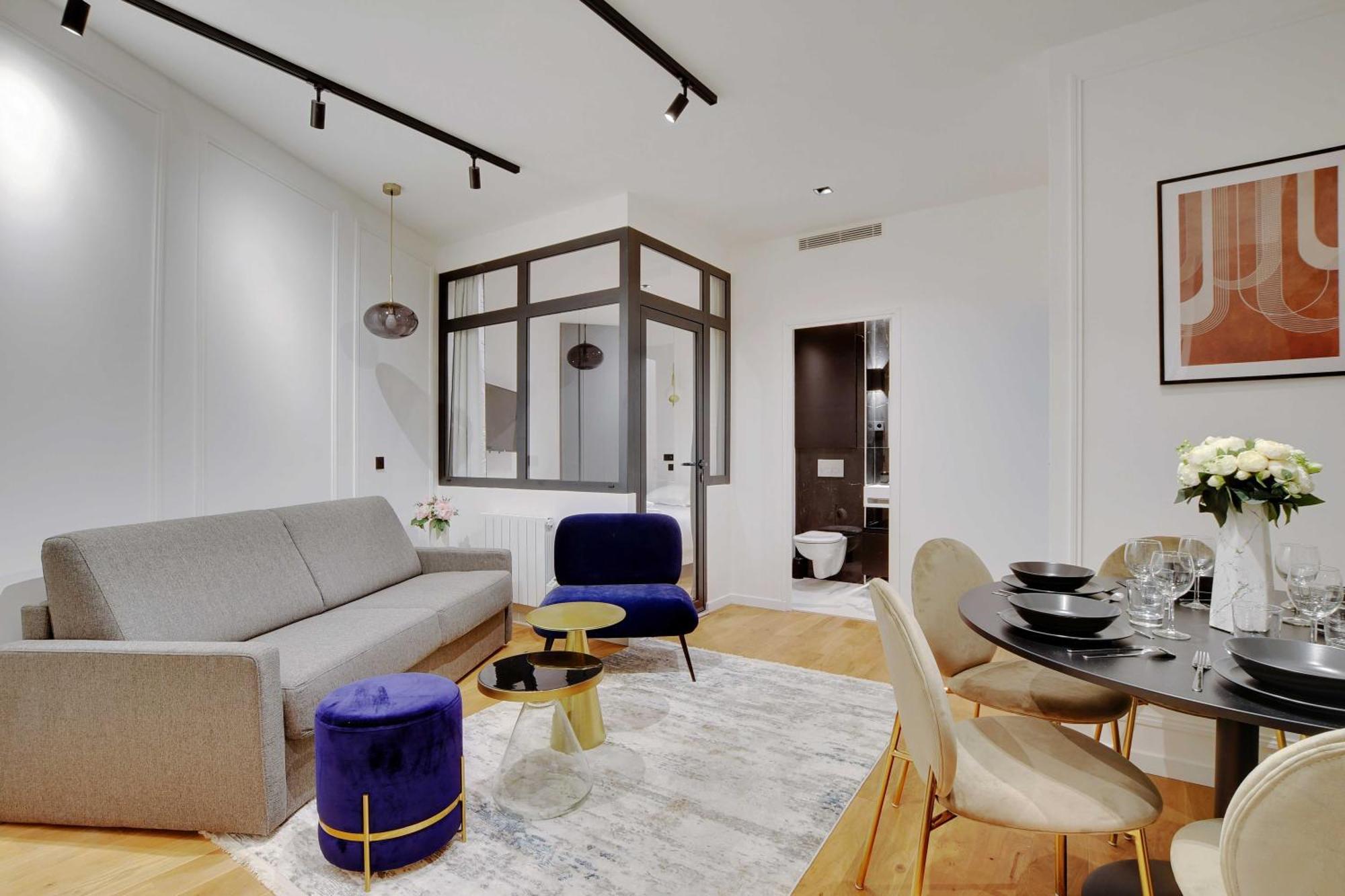 Stunning 2br Opera Appartement *