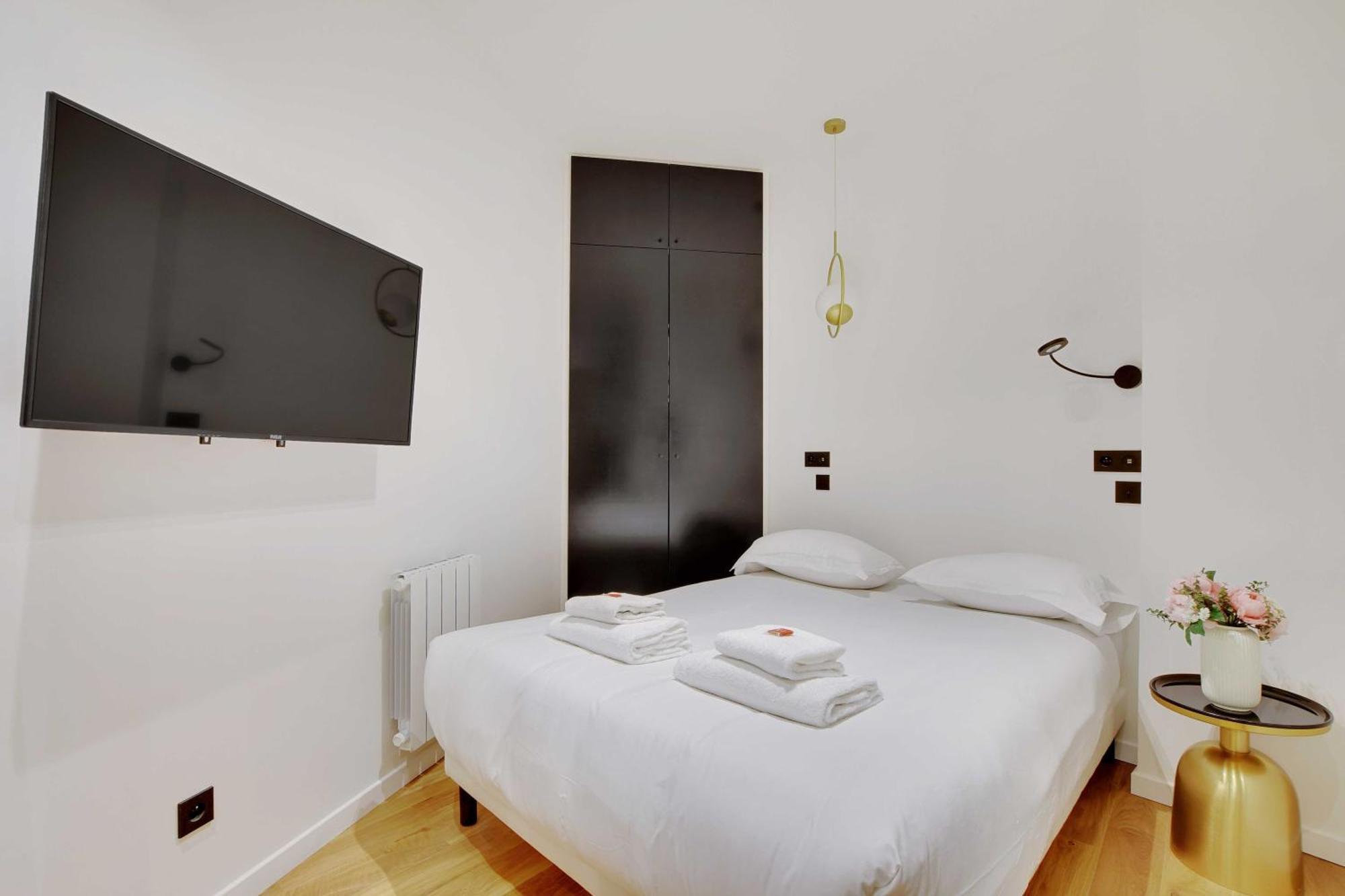 Stunning 2br Opera Appartement